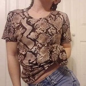 Altuzarra Tops - 💋5 for $25💋Snakeskin basic tee Altuzarra Tops - 💋5 for $25💋Snakeskin basic tee